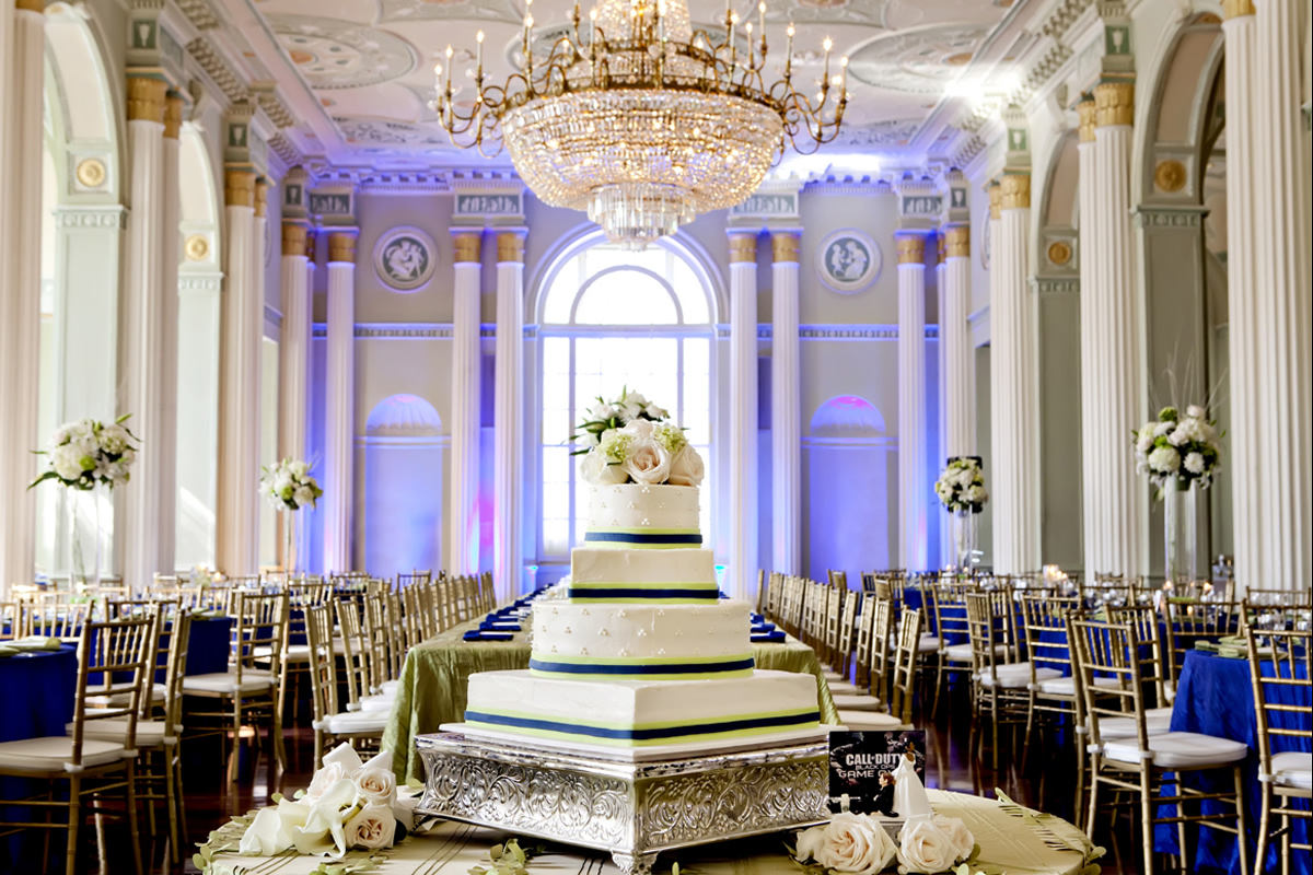 A wedding cake at The Biltmore Ballrooms. Photo: Milanés Photography